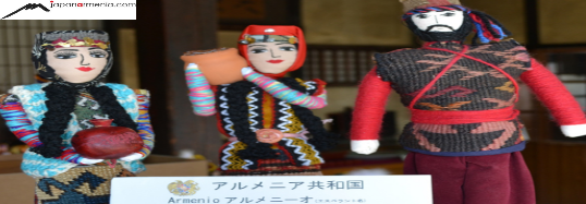 日本のフェスティバルでの、アルメニアの人形
