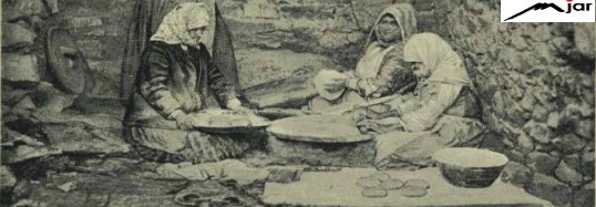 ラヴァシュはアルメニアで紀元前１０００年から焼かれていました。アルタシャトの地下に当時の釜が見つかりました。